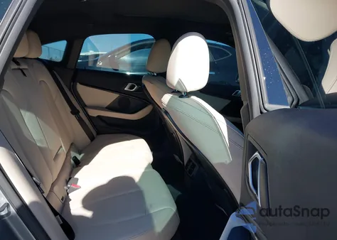 2022 BMW 228 Gran Coupe I Sdrive z USA, uszkodzony, nr VIN WBA53AK02N7K41182